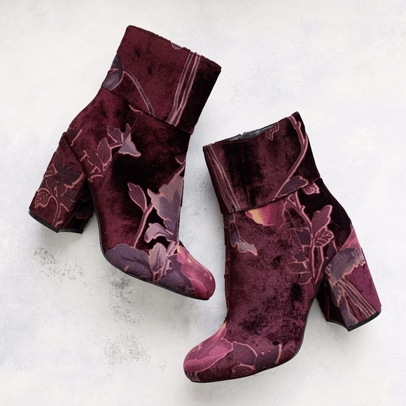 Steve Madden Shoes - Steve Madden Goldie Velvet Booties